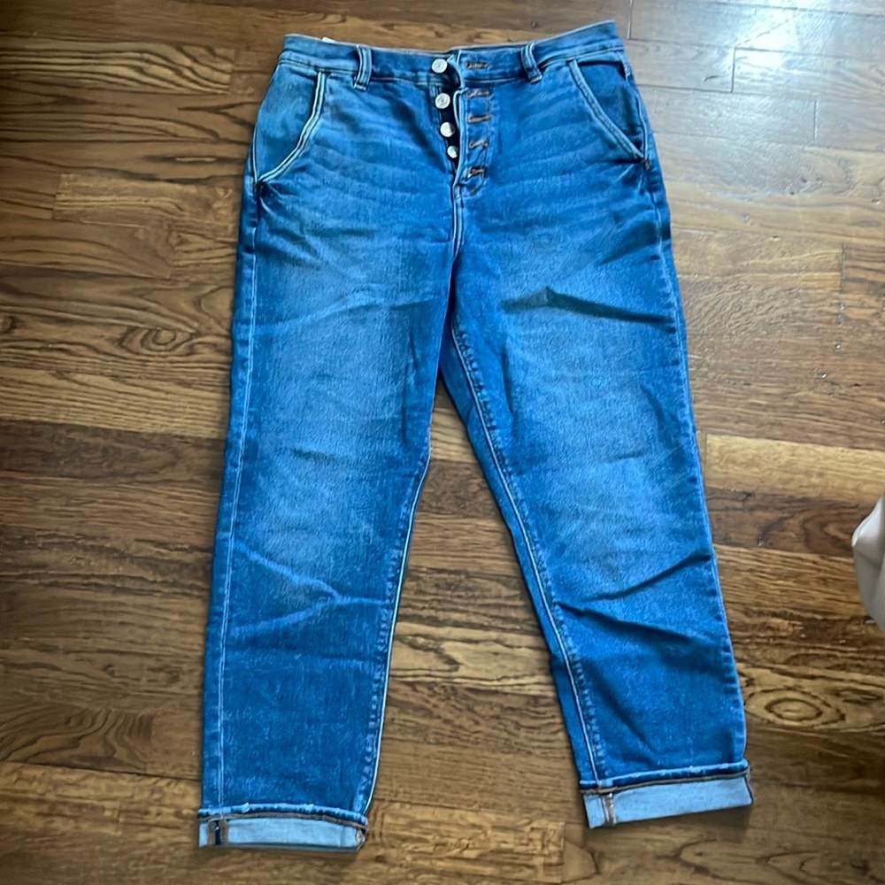 American Eagle Outfitters Mom Jeans